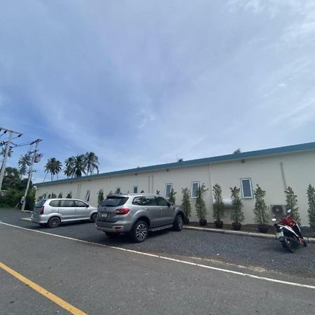 Le Petit Saint Tropez Hotel Khanom Exterior foto