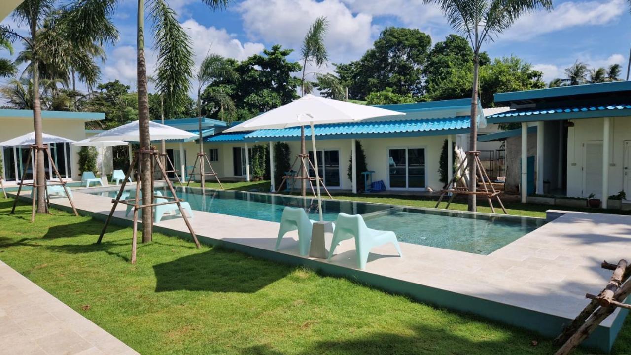 Le Petit Saint Tropez Hotel Khanom Exterior foto