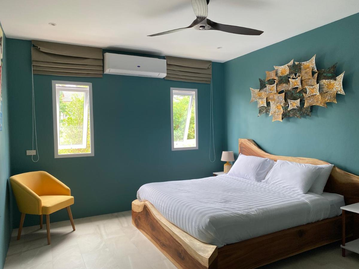 Le Petit Saint Tropez Hotel Khanom Exterior foto