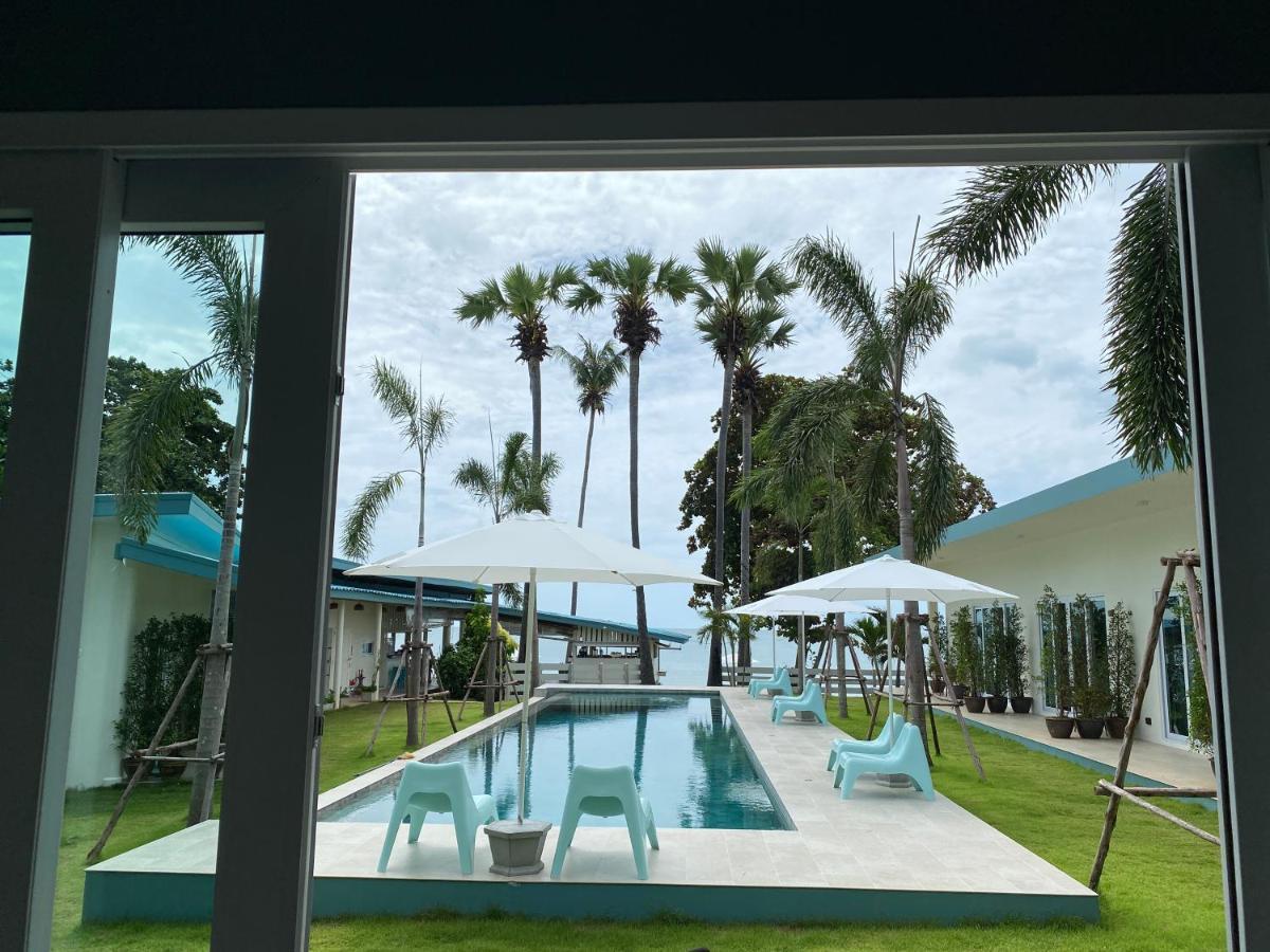 Le Petit Saint Tropez Hotel Khanom Exterior foto