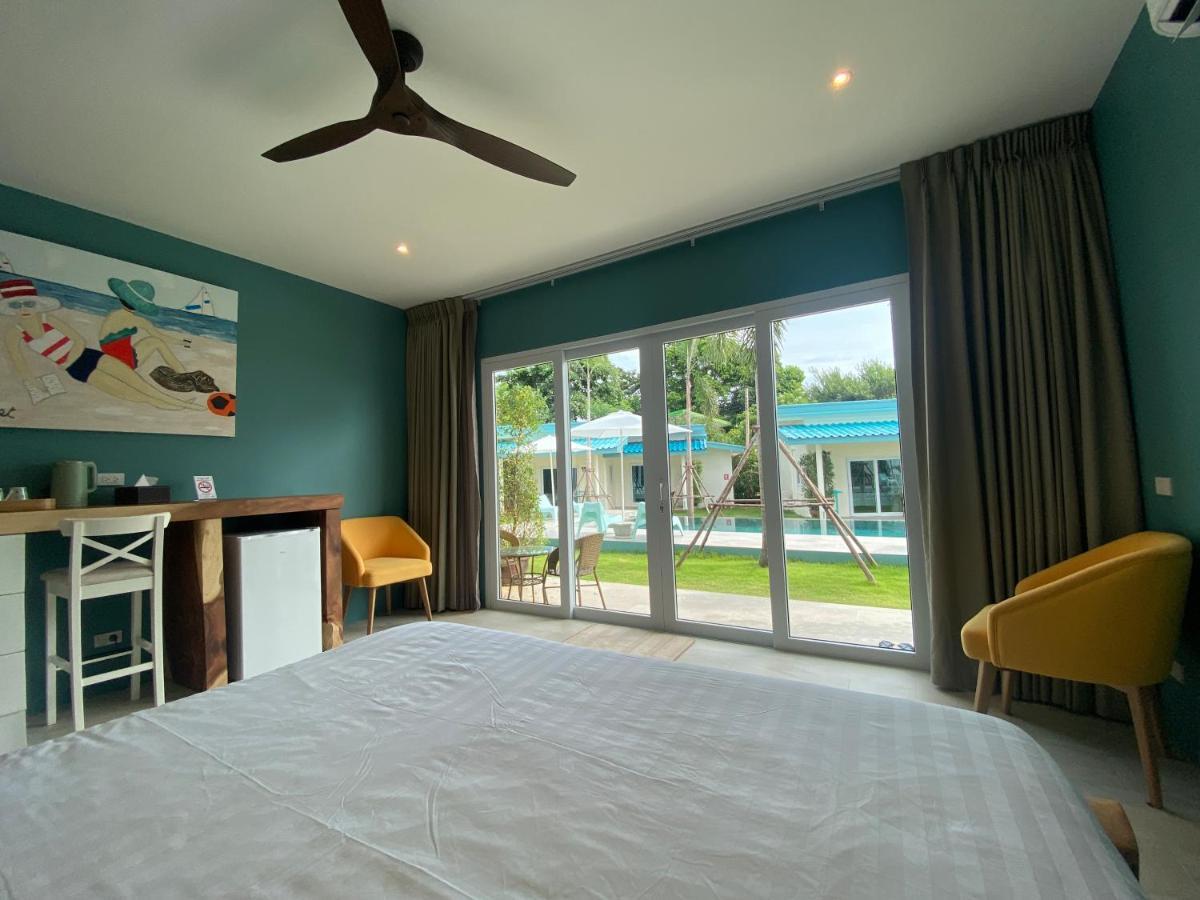 Le Petit Saint Tropez Hotel Khanom Exterior foto