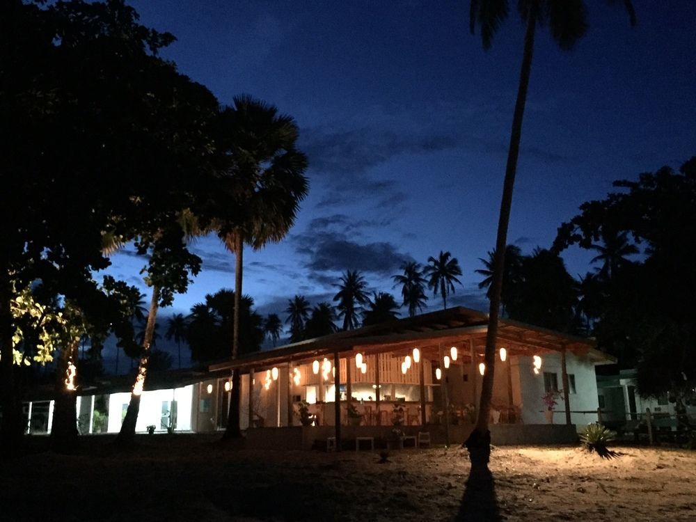 Le Petit Saint Tropez Hotel Khanom Exterior foto